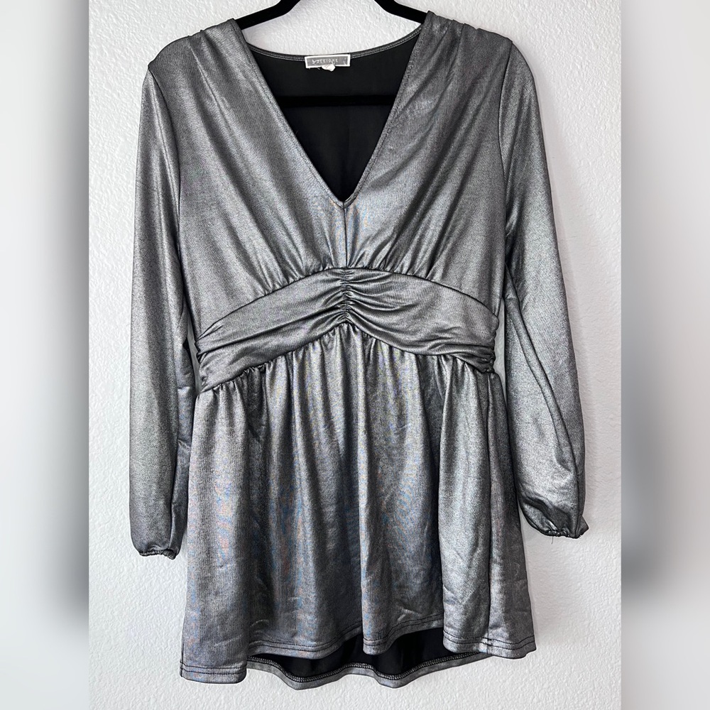 Pleione Silver Shinny Tunic Blouse Size L